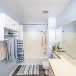 Rent 1 bedroom apartment of 53 m² in Downey
