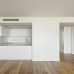 Rent 3 bedroom apartment of 161 m² in Armação de Pêra