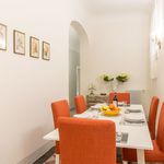 Affitto 4 camera appartamento di 240 m² in Firenze