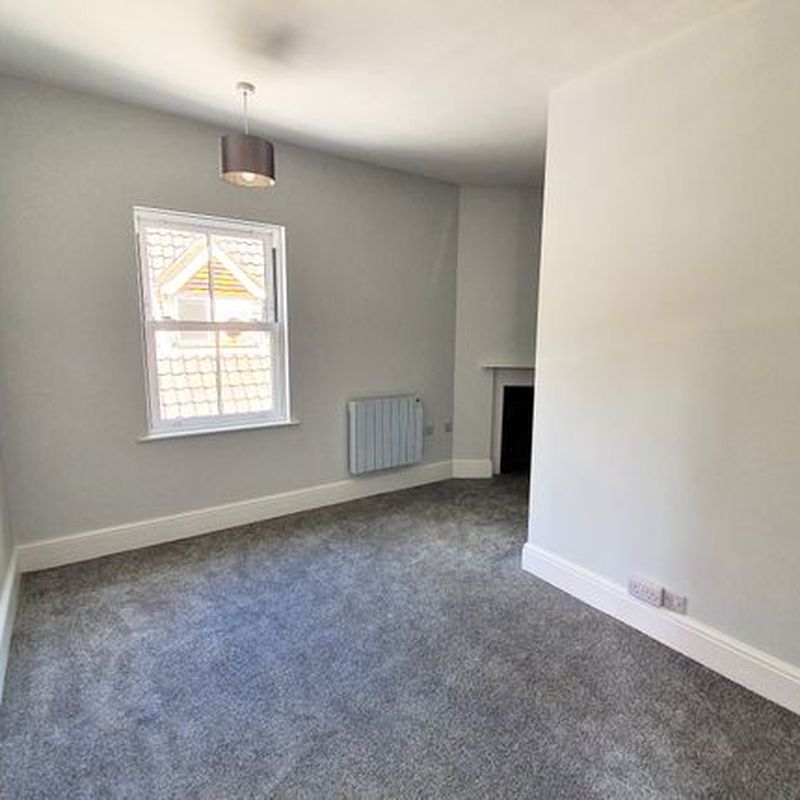 Flat to rent in High Street, Lowestoft NR32