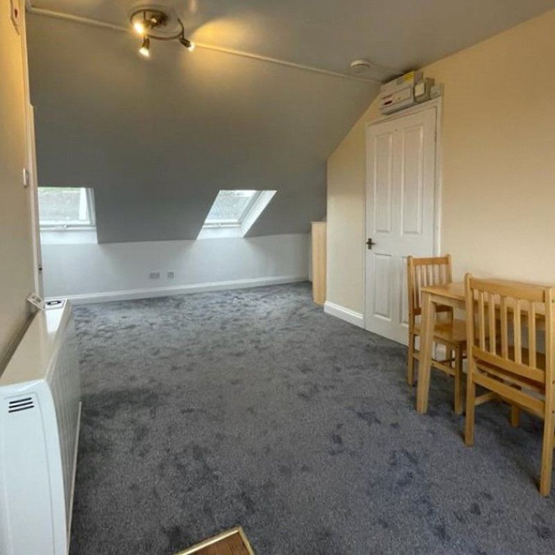 Flat/Apartment New Instruction Whittington Road, Bounds Green £1,100 PCM Fees Apply Hainault