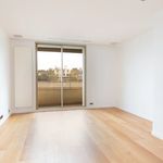 Appartement de 550 m² avec 12 chambre(s) en location à Paris