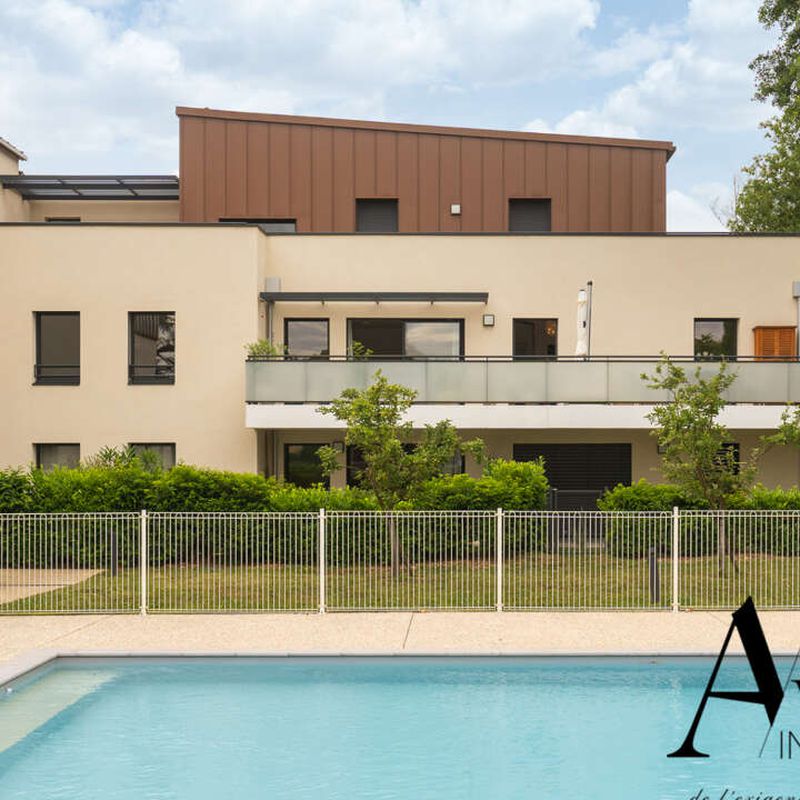 Location appartement 5 pièces 137 m² Saint-Cyr-Au-Mont-d'Or (69450)