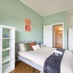 Rent a room in Venda Nova