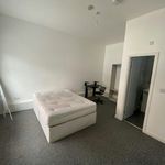 Rent 5 bedroom flat in Stoke-on-Trent