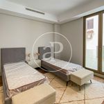 Rent 5 bedroom apartment of 520 m² in Madrid