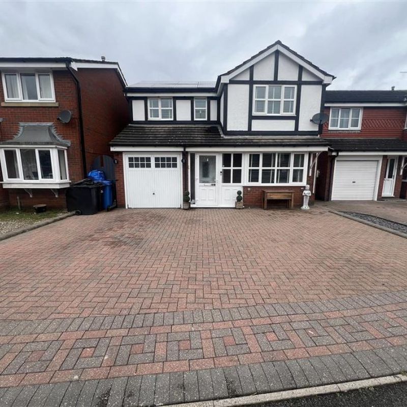 4 bedroom property to let in Knightsbridge Way, Stretton, Burton-on-Trent - £1,300 pcm Horninglow