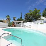 Rent 5 bedroom house of 290 m² in Marbella