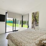 Rent 4 bedroom house of 300 m² in Calvià