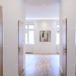 Rent 3 bedroom apartment of 92 m² in Budapest