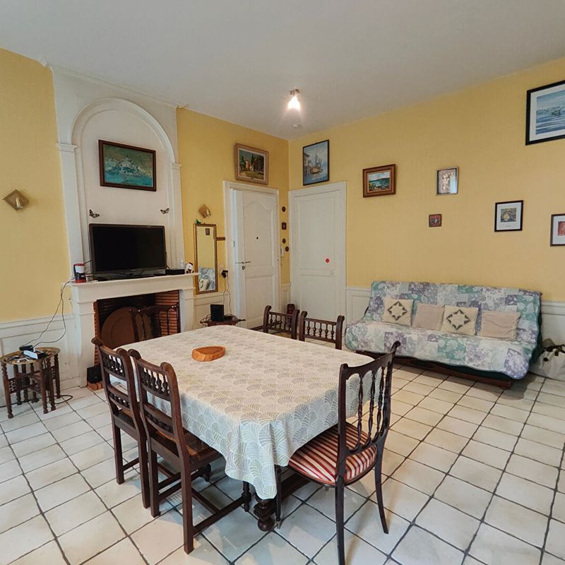 Appartement 3 pièces – 77 m² environ 930 €/mois Saint-Malo