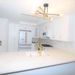 Rent 3 bedroom house of 139 m² in Costa Mesa