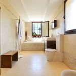Alquilo 4 dormitorio casa de 300 m² en Málaga