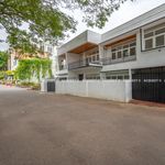 Rent 10 bedroom house of 373 m² in Colombo