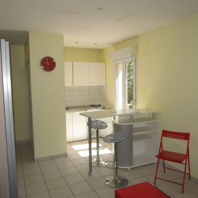 Dijon - Location appartement 1 pièce  - 22m2 - 476 € CC  - Réf: LOC000032 - Immobiliere Saint-Michel