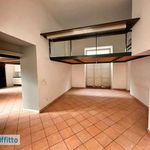 Affitto 1 camera appartamento di 140 m² in Napoli