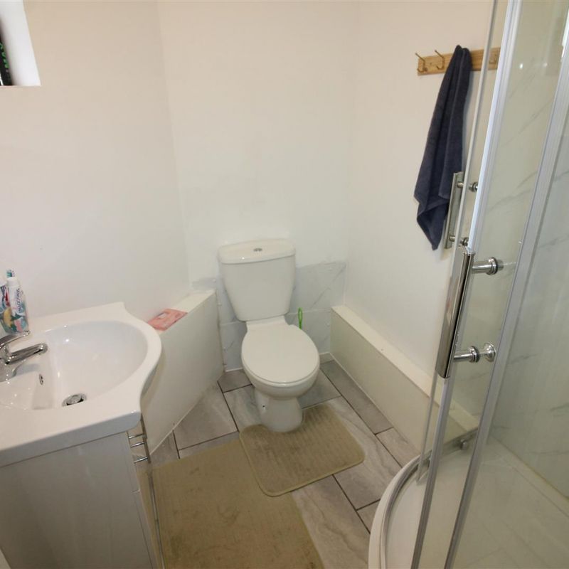 2 Bedroom Flat for rent at Spring Close Street- Flat 6, East End Park, Leeds Fearn's Island