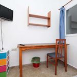 Rent a room of 250 m² in Granada