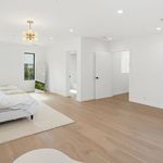 Rent 5 bedroom apartment of 410 m² in Encino