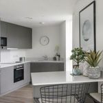 Rent 2 bedroom flat of 81 m² in Croydon