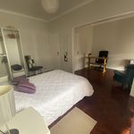 Rent a room of 80 m² in Queluz