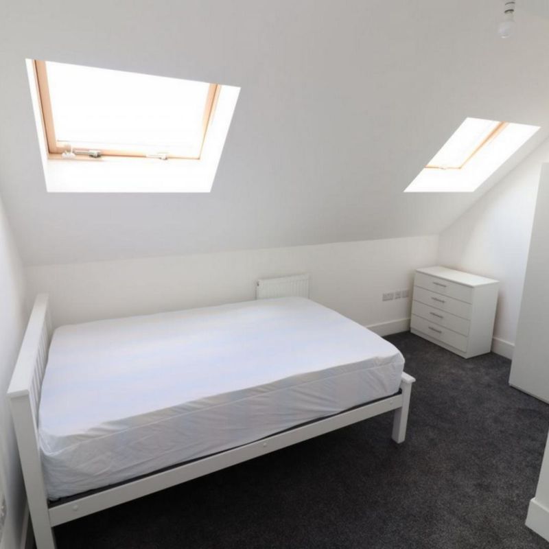 Decent double bedroom in Woolwich