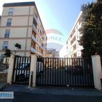 Affitto 6 camera appartamento di 115 m² in Catania