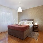 Najam 2 spavaće sobe stan od 86 m² u Pobri