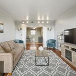 Rent 1 bedroom apartment of 78 m² in Westchester