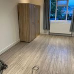 Rent 8 bedroom house in South East England