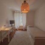 Rent 2 bedroom apartment of 74 m² in Porto