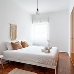 Rent 3 bedroom apartment of 84 m² in Lisboa
