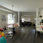 Rent 3 bedroom apartment of 2100 m² in Tuckahoe