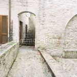 Affitto 3 camera appartamento di 109 m² in Assisi