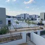 Rent 3 bedroom house of 177 m² in Dubai