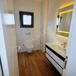 İzmir konumunda 4 yatak odalı 190 m² ev