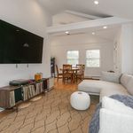 Rent 3 bedroom apartment of 139 m² in Hampton Bays