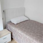 Rent a room of 90 m² in Valencia