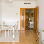 Rent 2 bedroom apartment of 861 m² in Málaga