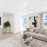 Rent 2 bedroom apartment of 149 m² in Santa Monica