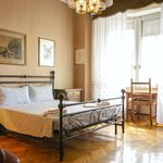 Affitto 4 camera appartamento di 160 m² in Bologna