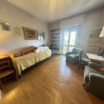 Affitto 4 camera appartamento di 105 m² in Milano