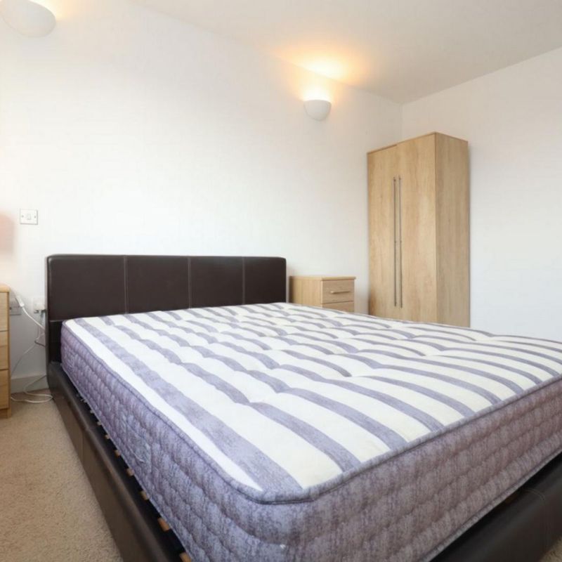 Cool double bedroom in Greenwich North Greenwich