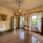 Affitto 5 camera casa di 235 m² in Bologna