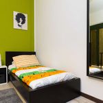 Rent a room of 106 m² in Milan