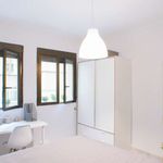 Rent a room of 97 m² in Madrid