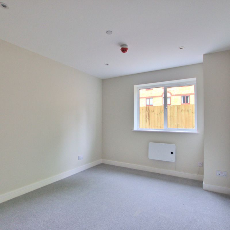 1 Bedroom ground flat for rent Romsey Town