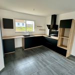 Rent 4 bedroom house of 101 m² in Combronde