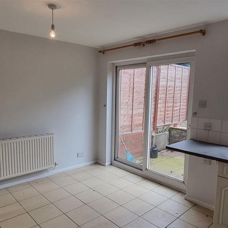 To Let 3 Bed House - Semi-Detached Kidderminster