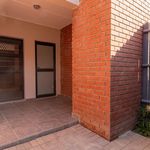 Rent 2 bedroom apartment of 76 m² in Johannesburg